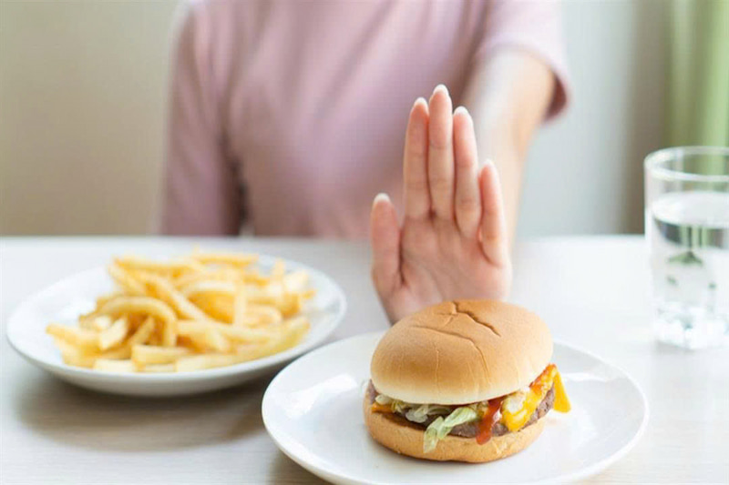 Người có đường huyết cao cần hạn chế thịt chế biến sẵn