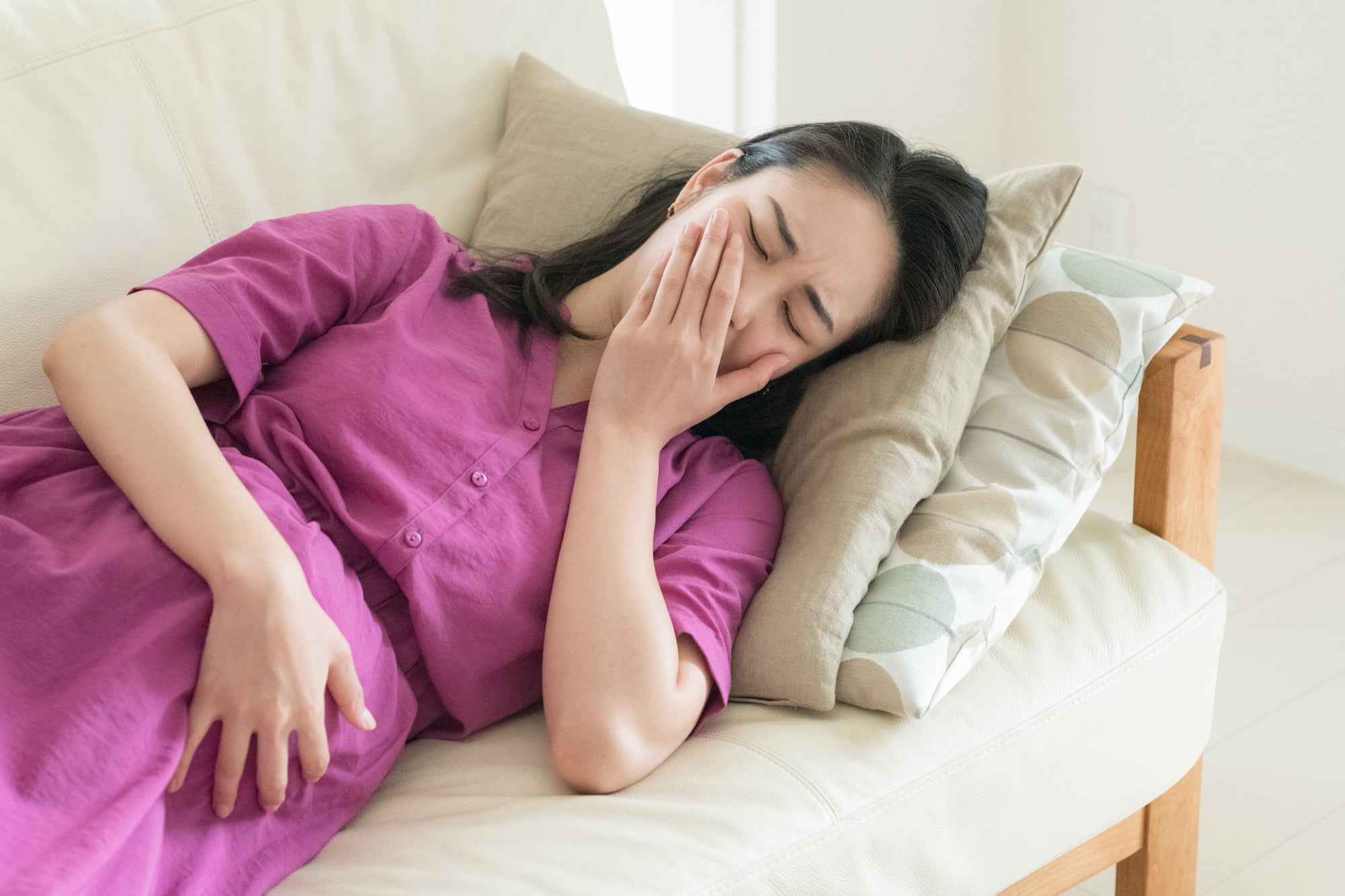Việc nôn ra máu trong thai kỳ thường khiến mẹ bầu lo lắng, sợ hãi, dễ dẫn đến stress kéo dài