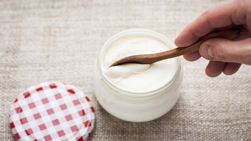 Sữa chua được tạo thành từ quá trình lên men tự nhiên nên là nguồn cung cấp lợi khuẩn dồi dào